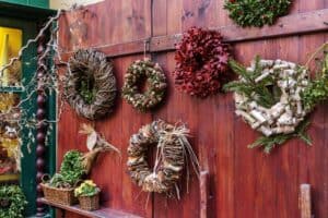 decoración de puertas navideñas